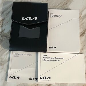 2023 Kia Sportage Manuals & Case
